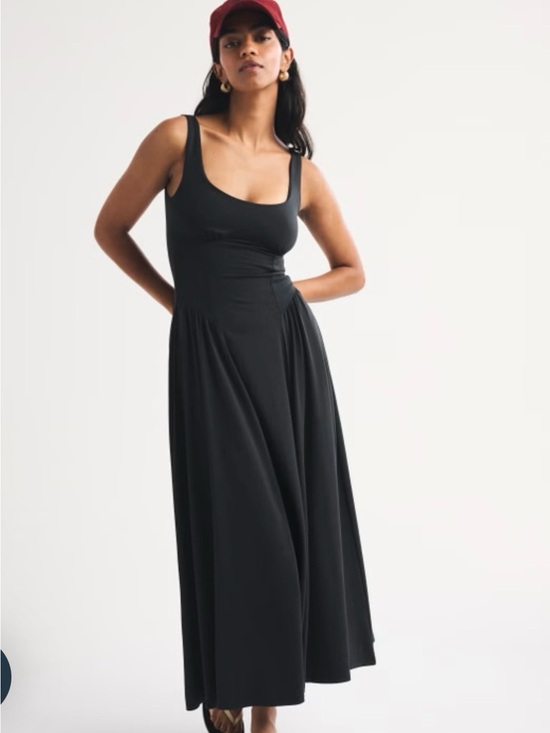 Abercrombie & Fitch Dresses & Skirts - A&F Dylan Bra Free Knit Midi